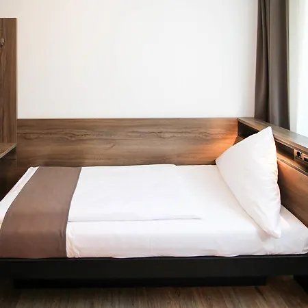 Center Hotel 2*